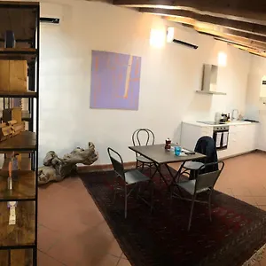 Isola Libera Guest house Milan